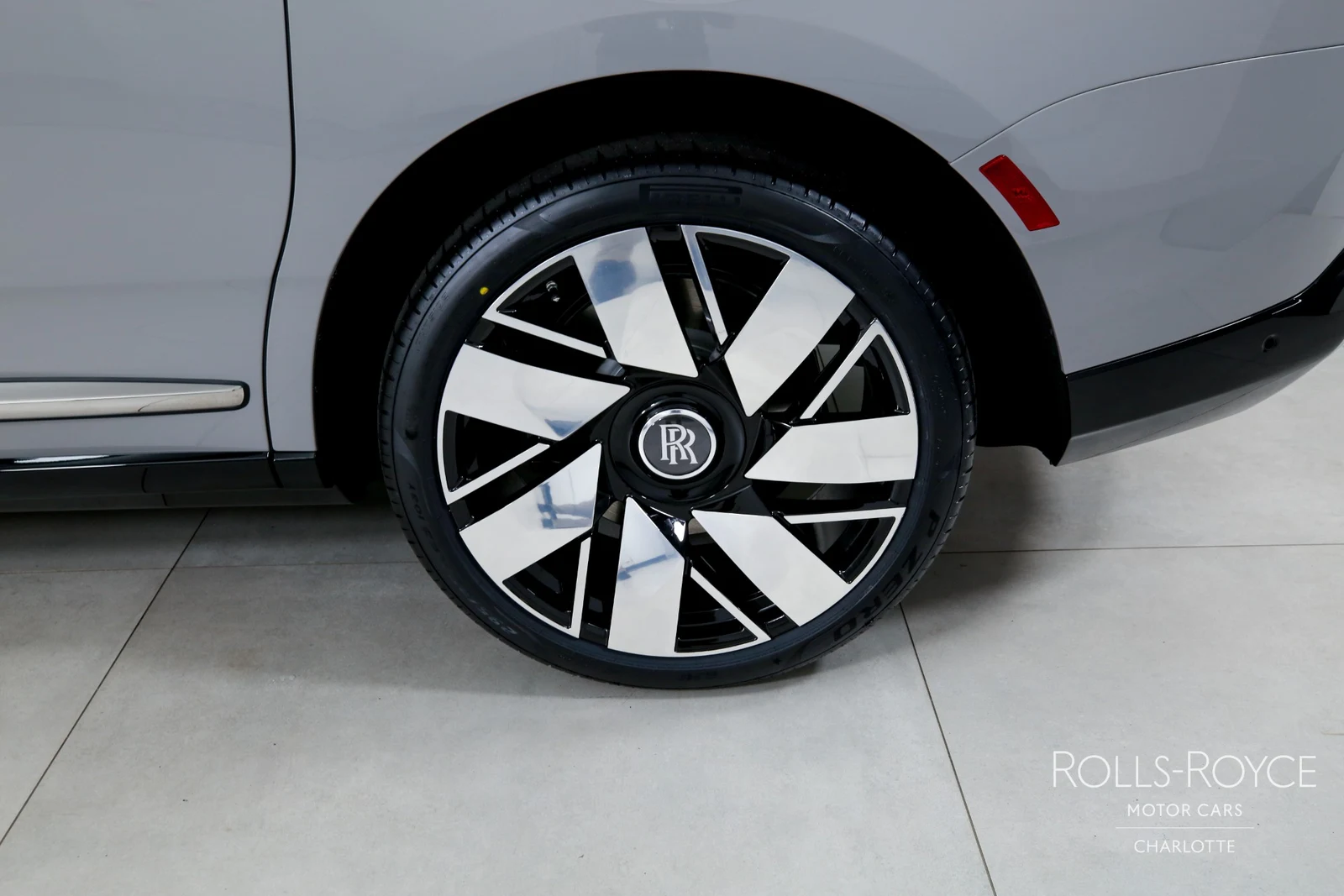 2027 Rolls-Royce Cullinan Series II, 26/29