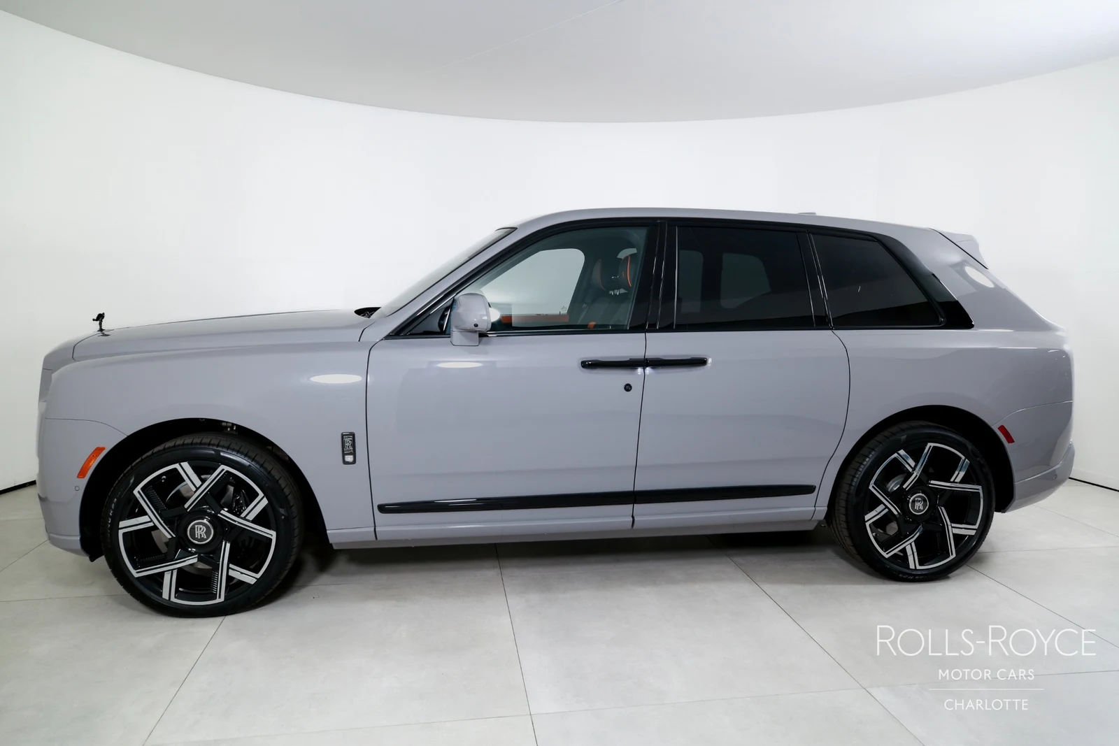 2026 Rolls-Royce Black Badge Cullinan Series II, 2/29