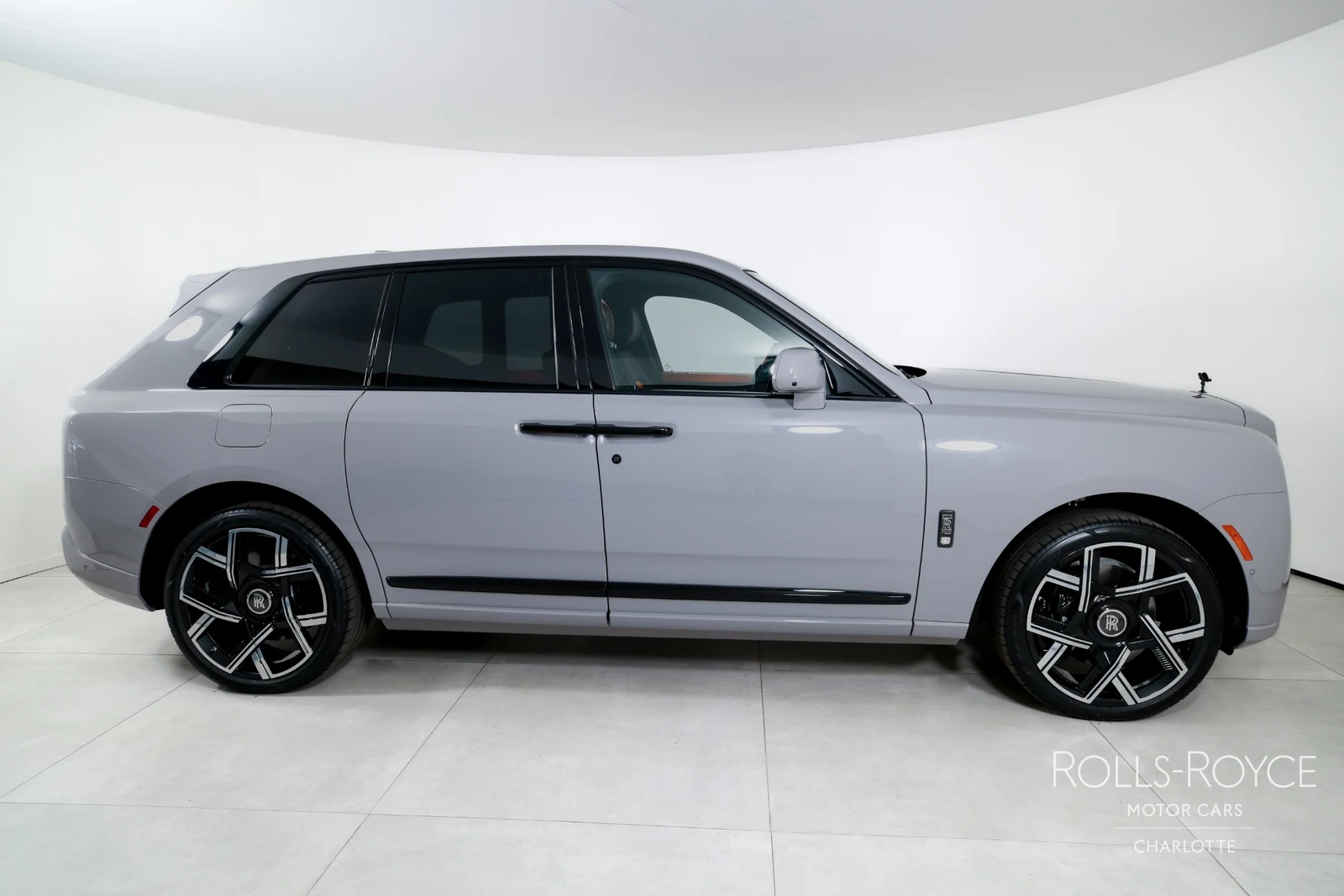 2026 Rolls-Royce Black Badge Cullinan Series II, 6/29