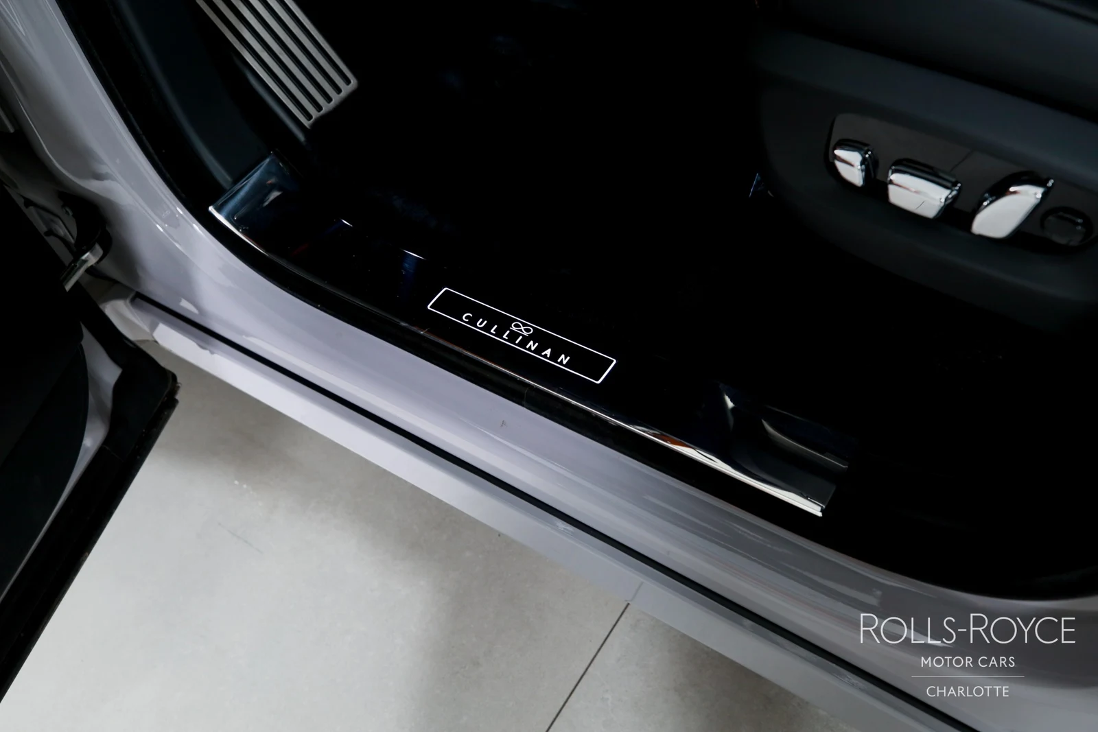 2026 Rolls-Royce Black Badge Cullinan Series II, 10/29
