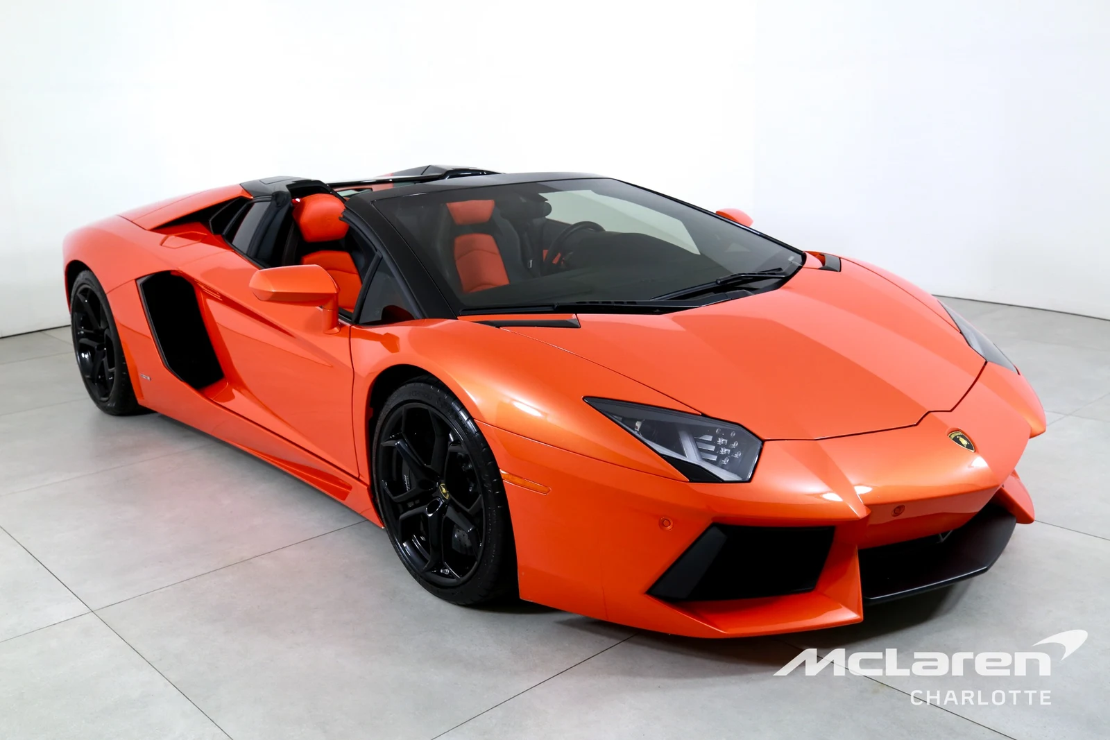 2014 Lamborghini Aventador LP 700-4 Roadster, 2/29