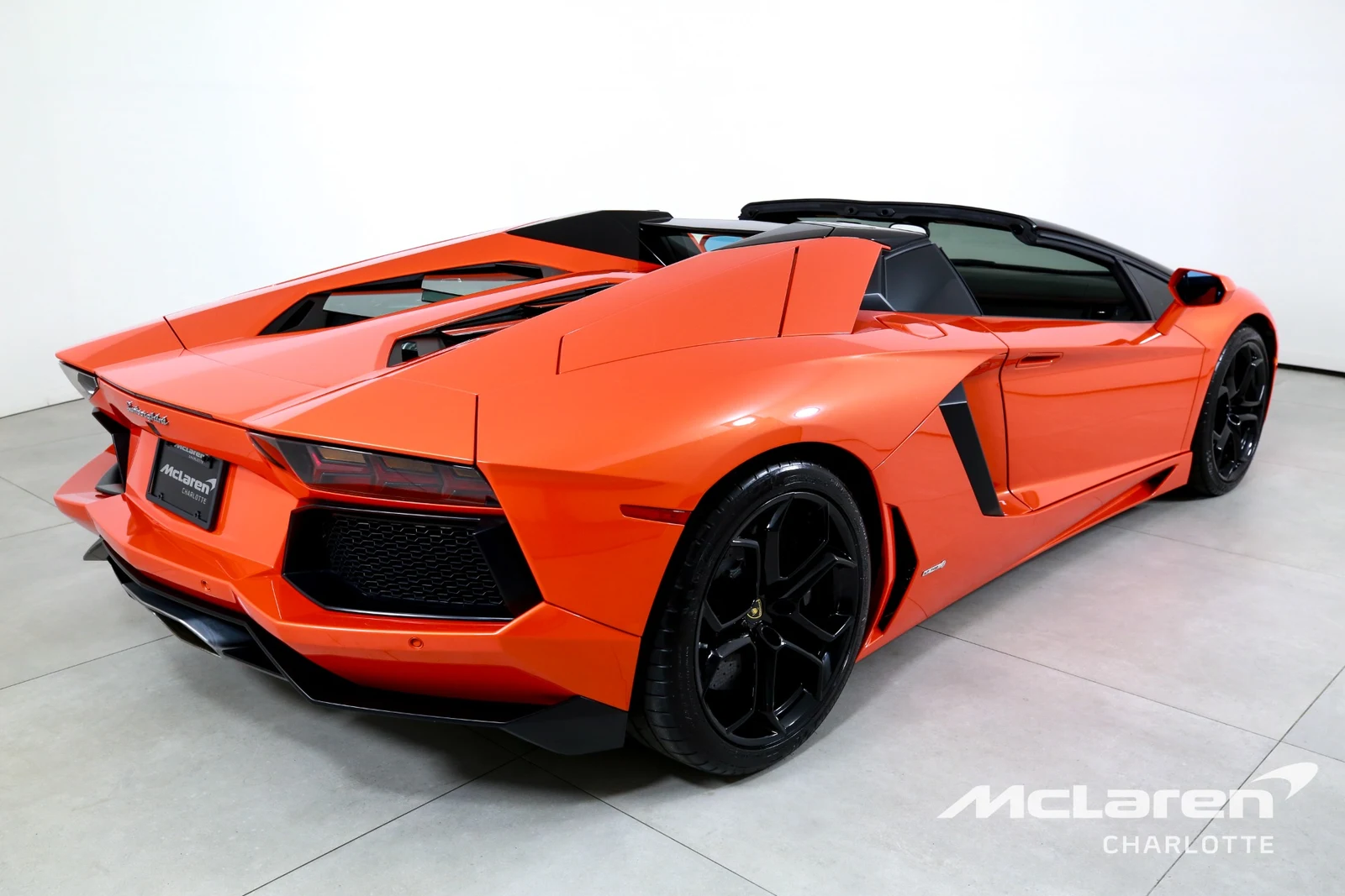 2014 Lamborghini Aventador LP 700-4 Roadster, 9/29