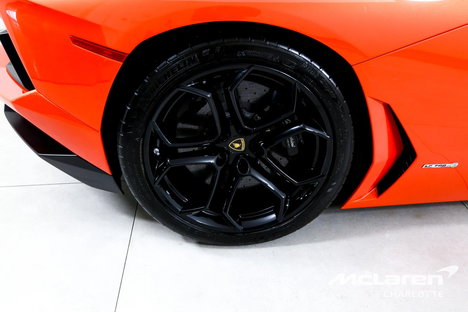2014 Lamborghini Aventador LP 700-4 Roadster, 24/29