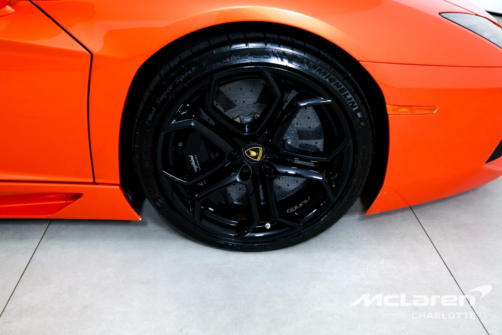 2014 Lamborghini Aventador LP 700-4 Roadster, 25/29