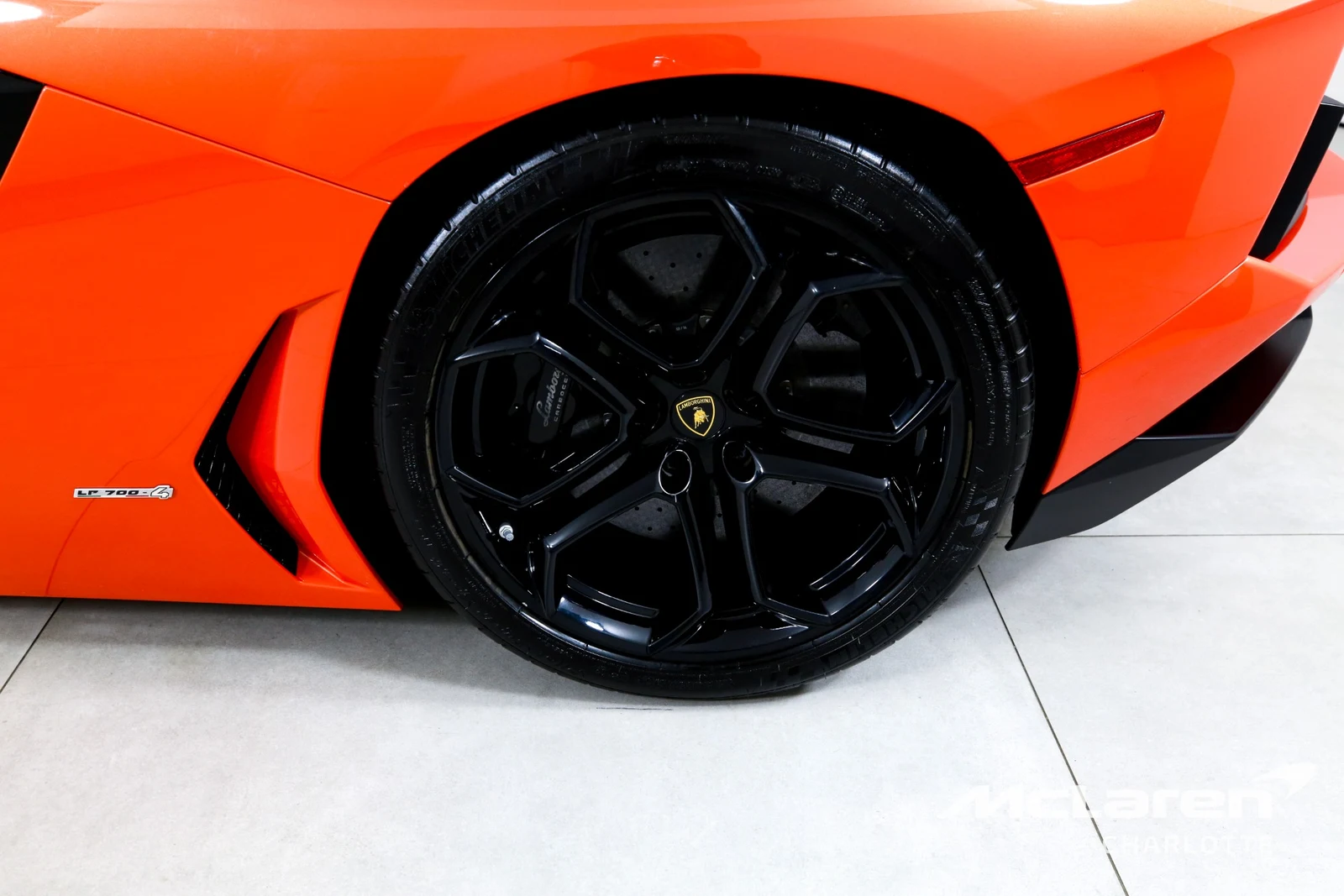 2014 Lamborghini Aventador LP 700-4 Roadster, 27/29