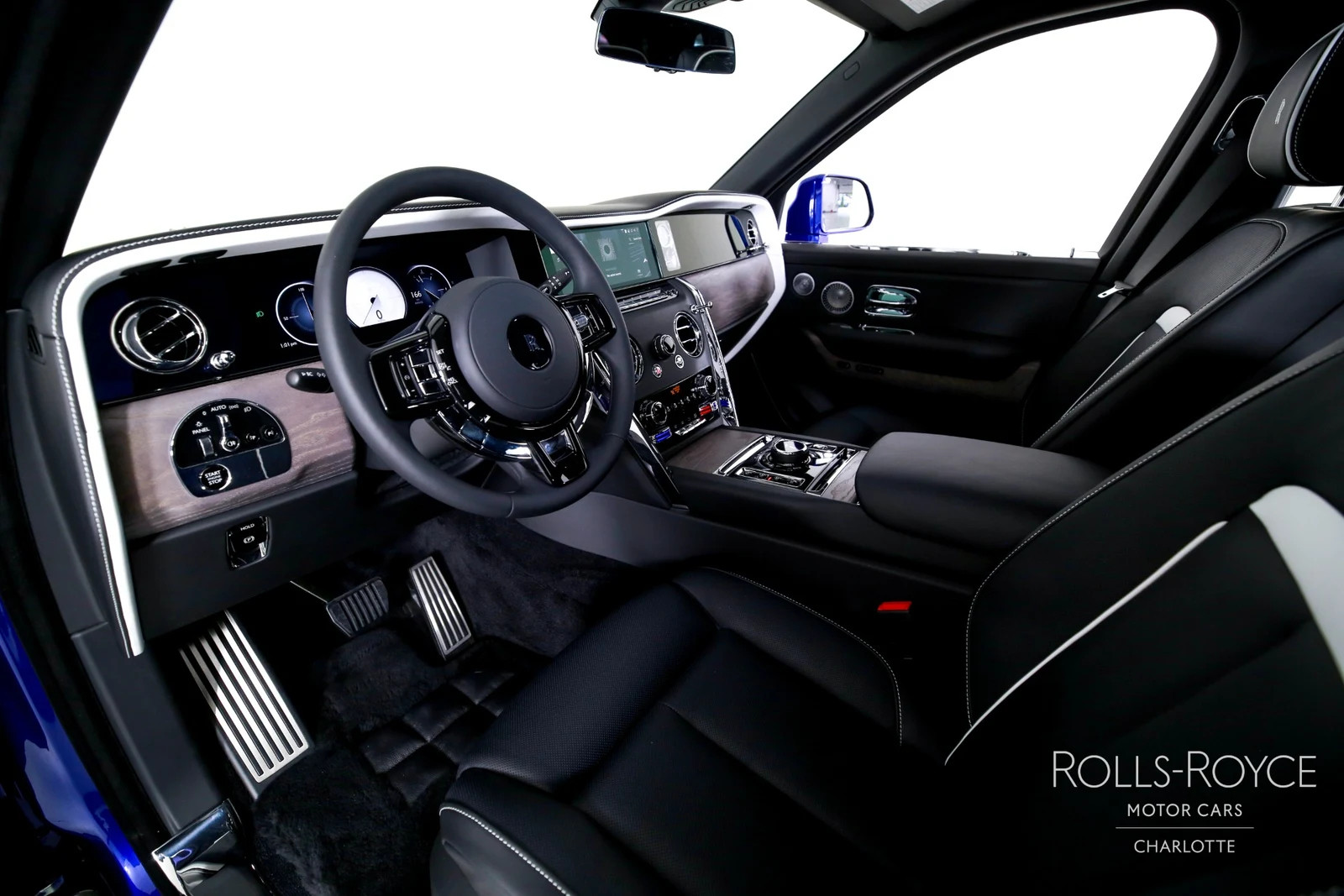 2026 Rolls-Royce Cullinan Series II, 3/29