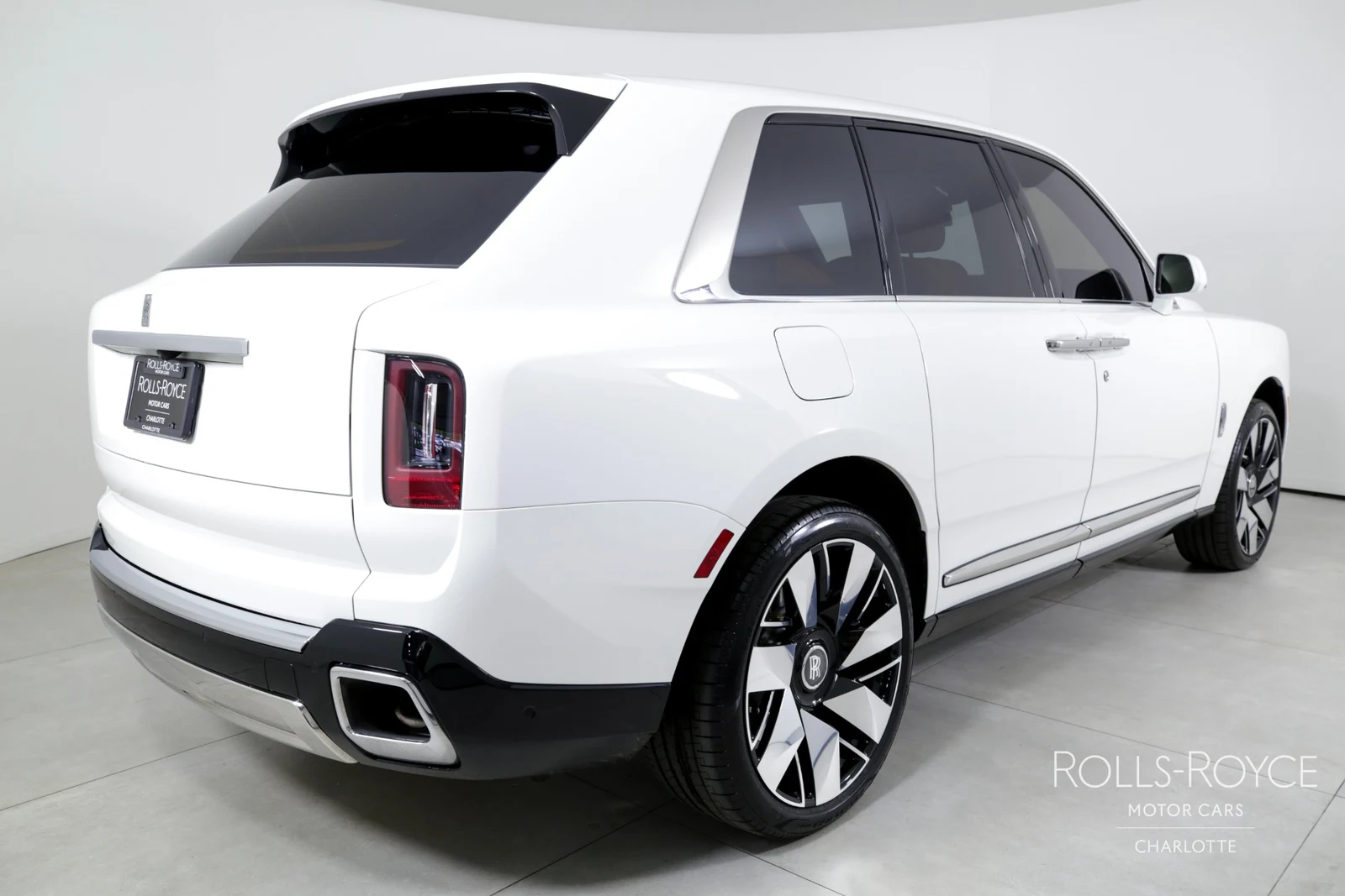 2025 Rolls-Royce Cullinan Series II, 2/29