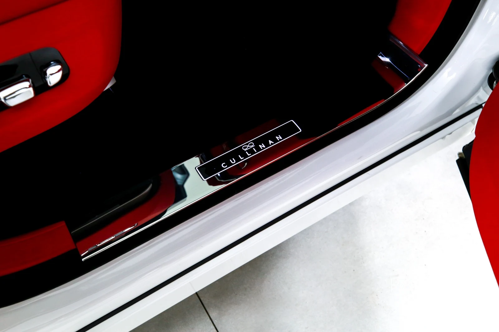 2025 Rolls-Royce Black Badge Cullinan Series II, 23/29