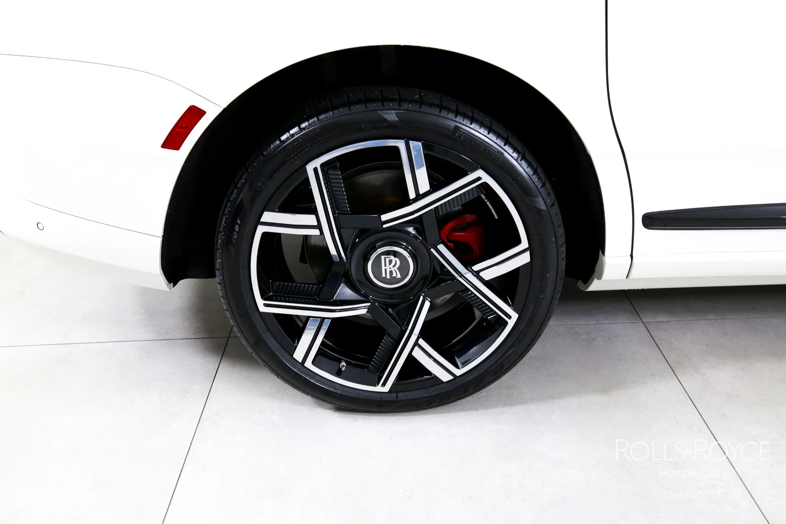 2025 Rolls-Royce Black Badge Cullinan Series II, 24/29