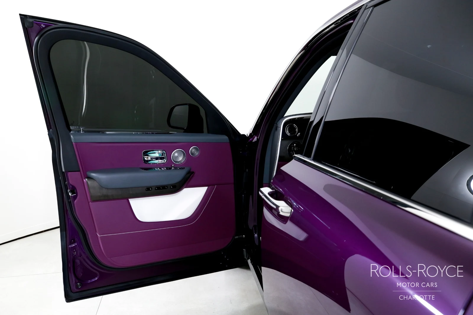 2025 Rolls-Royce Cullinan Series II, 6/29
