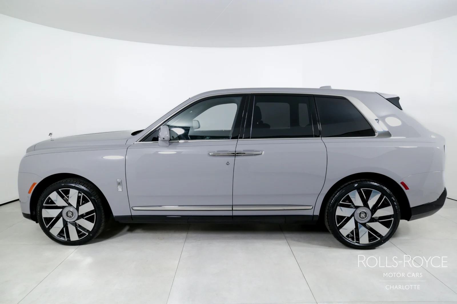 2025 Rolls-Royce Cullinan Series II, 2/29