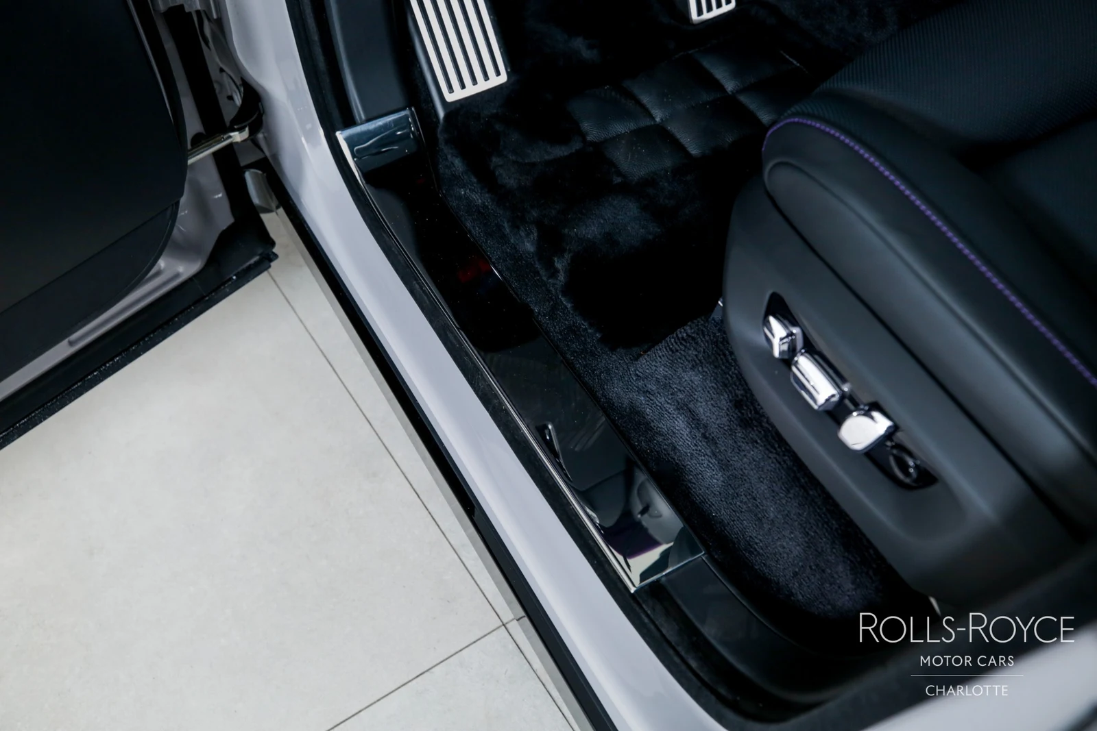 2025 Rolls-Royce Cullinan Series II, 10/29