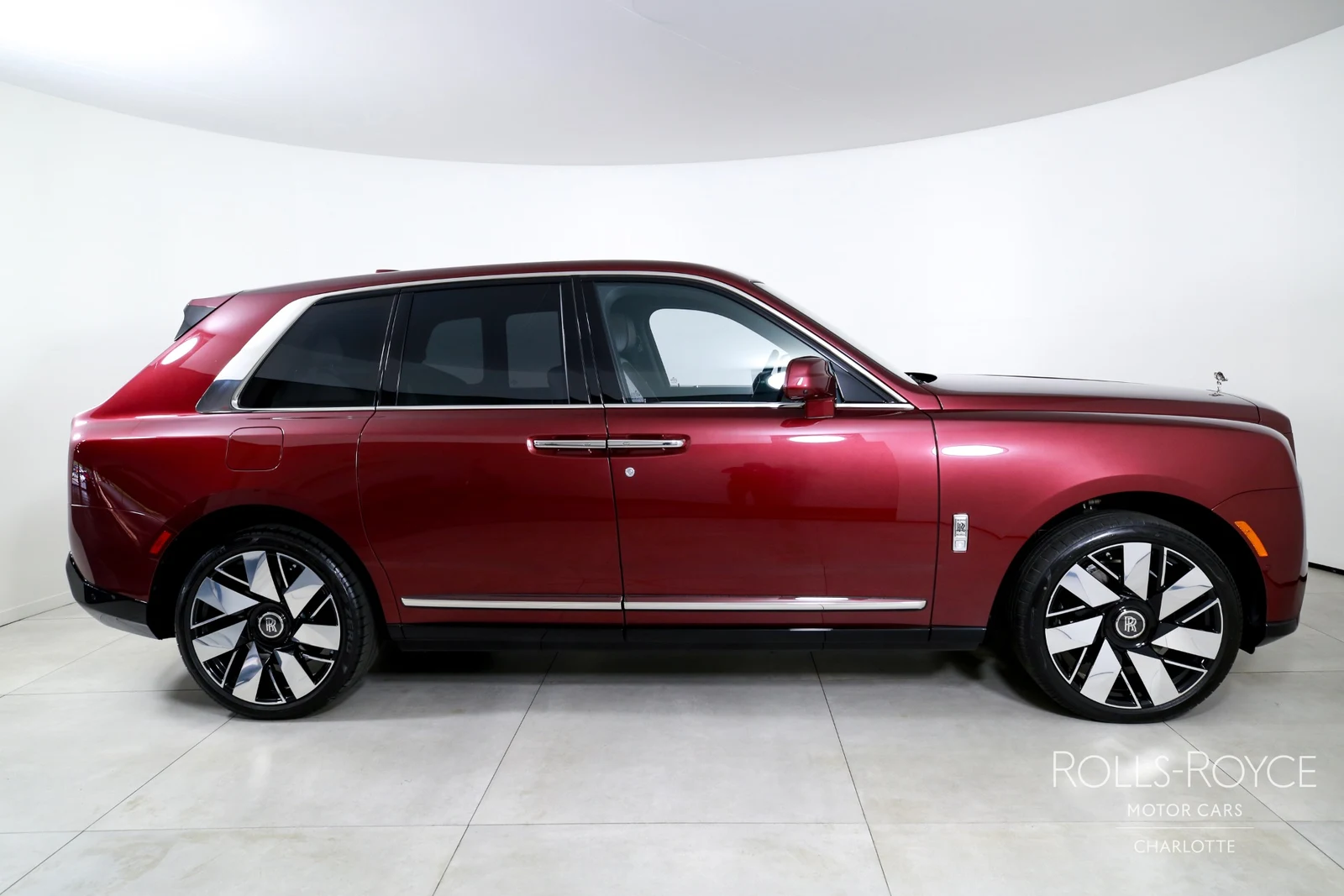 2025 Rolls-Royce Cullinan Series II, 6/29