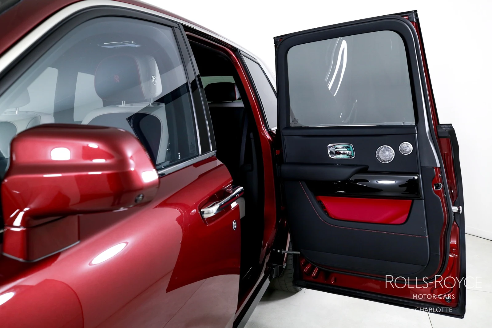 2025 Rolls-Royce Cullinan Series II, 10/29