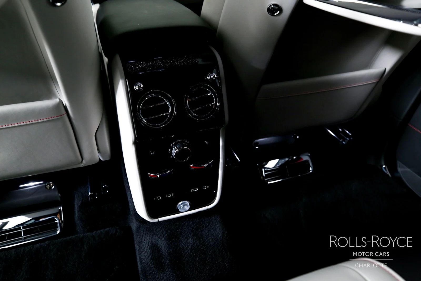 2025 Rolls-Royce Cullinan Series II, 12/29