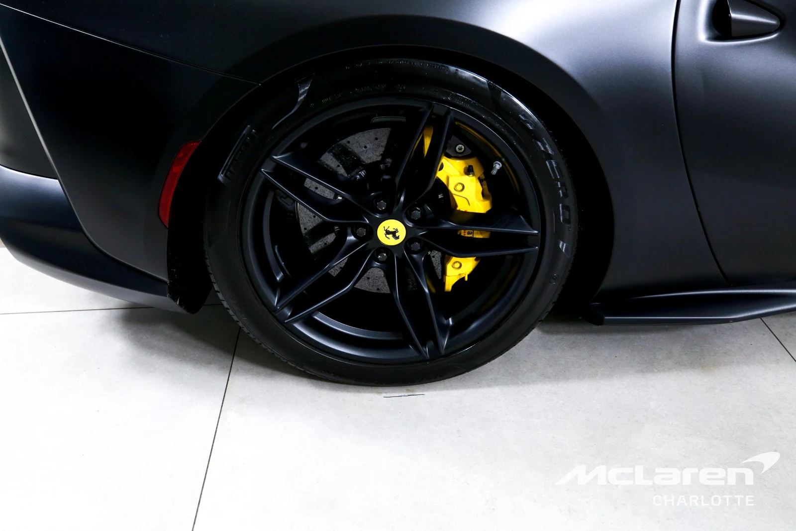 2022 Ferrari 812 GTS, 24/29