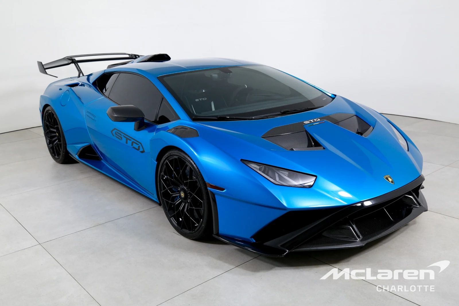 2022 Lamborghini Huracán STO, 2/30