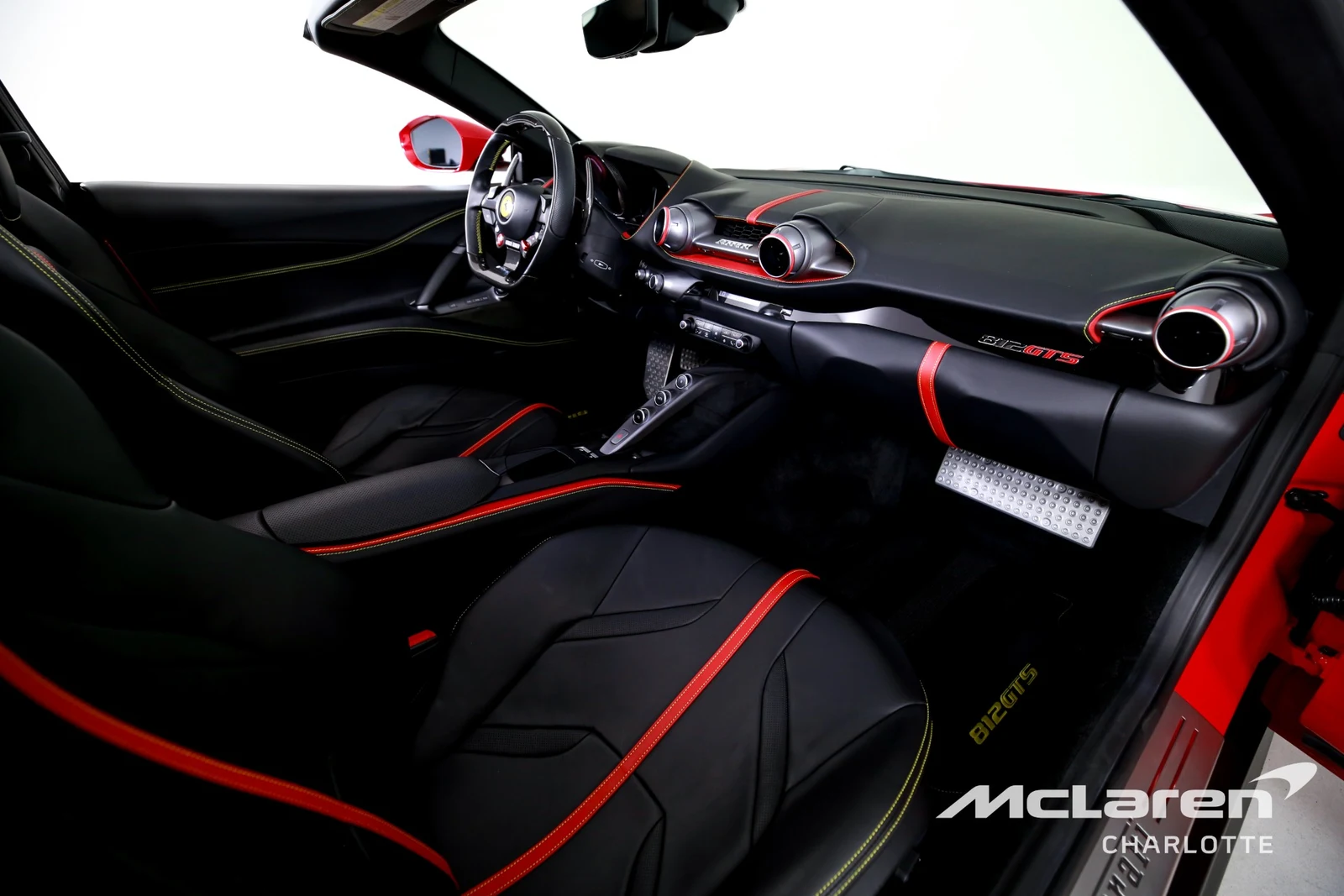 2021 Ferrari 812 GTS, 16/29