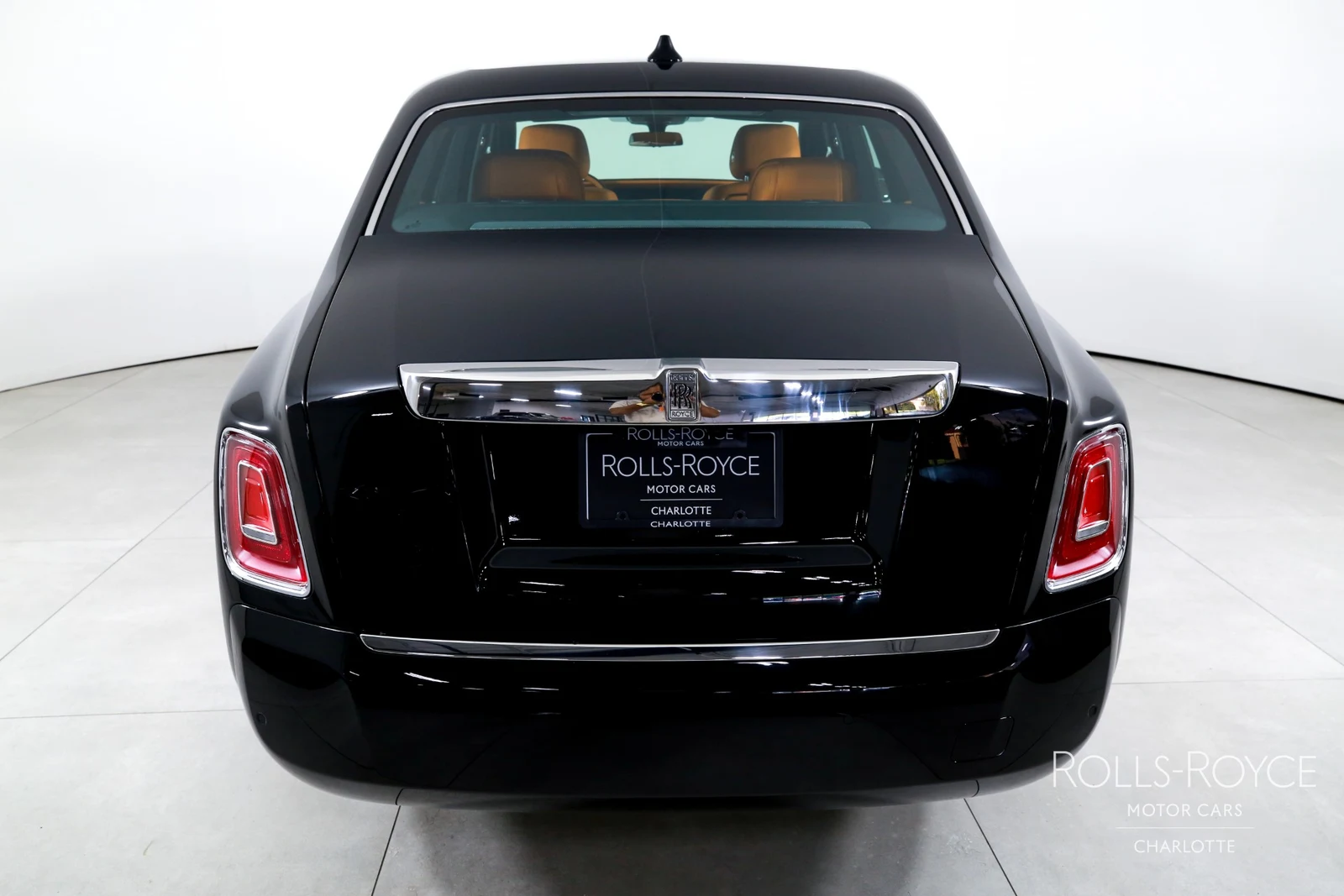 2027 Rolls-Royce Phantom Series II, 5/29