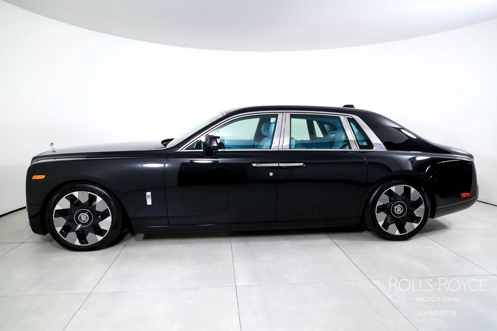 2027 Rolls-Royce Phantom Series II, 2/29