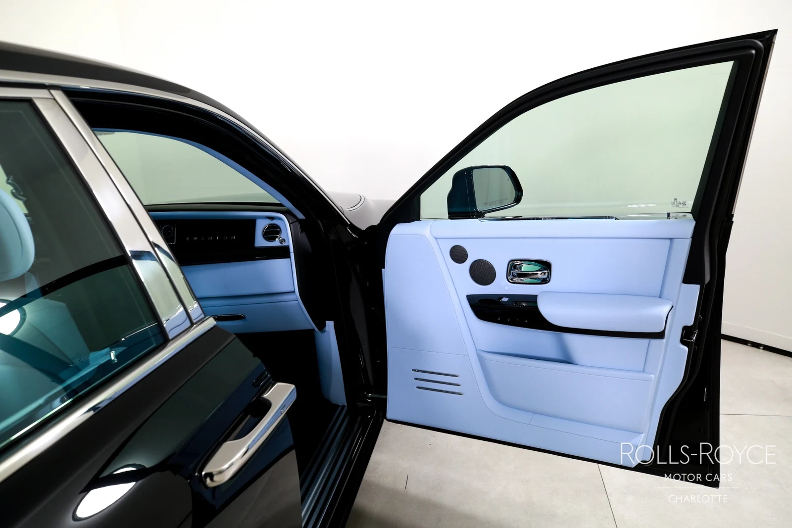 2027 Rolls-Royce Phantom Series II, 21/29