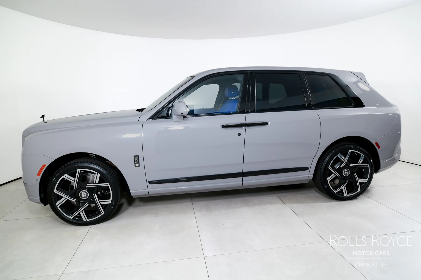 2027 Rolls-Royce Black Badge Cullinan Series II, 2/29