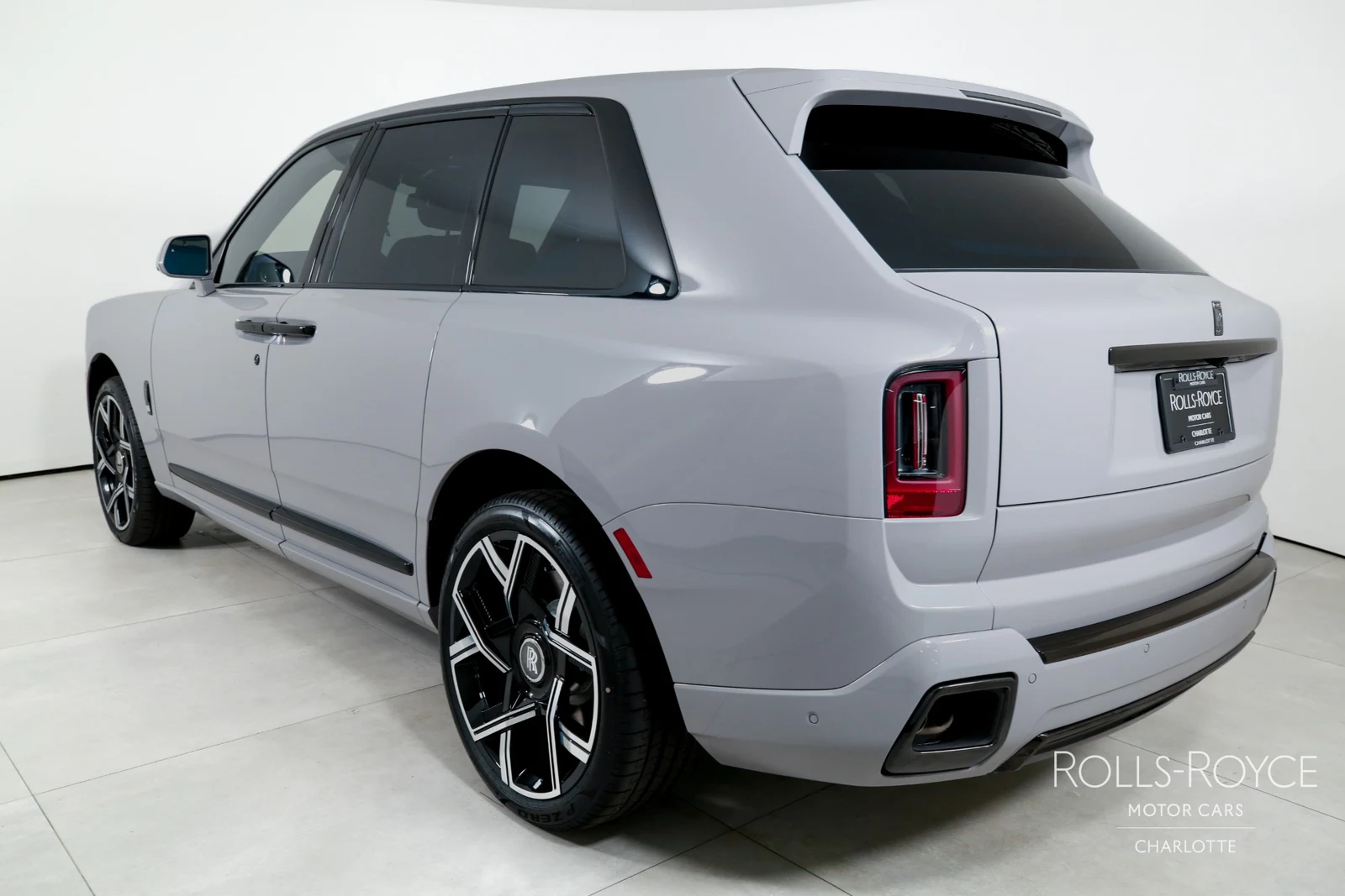 2027 Rolls-Royce Black Badge Cullinan Series II, 4/29