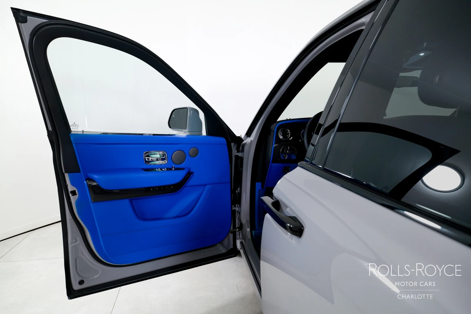 2027 Rolls-Royce Black Badge Cullinan Series II, 6/29
