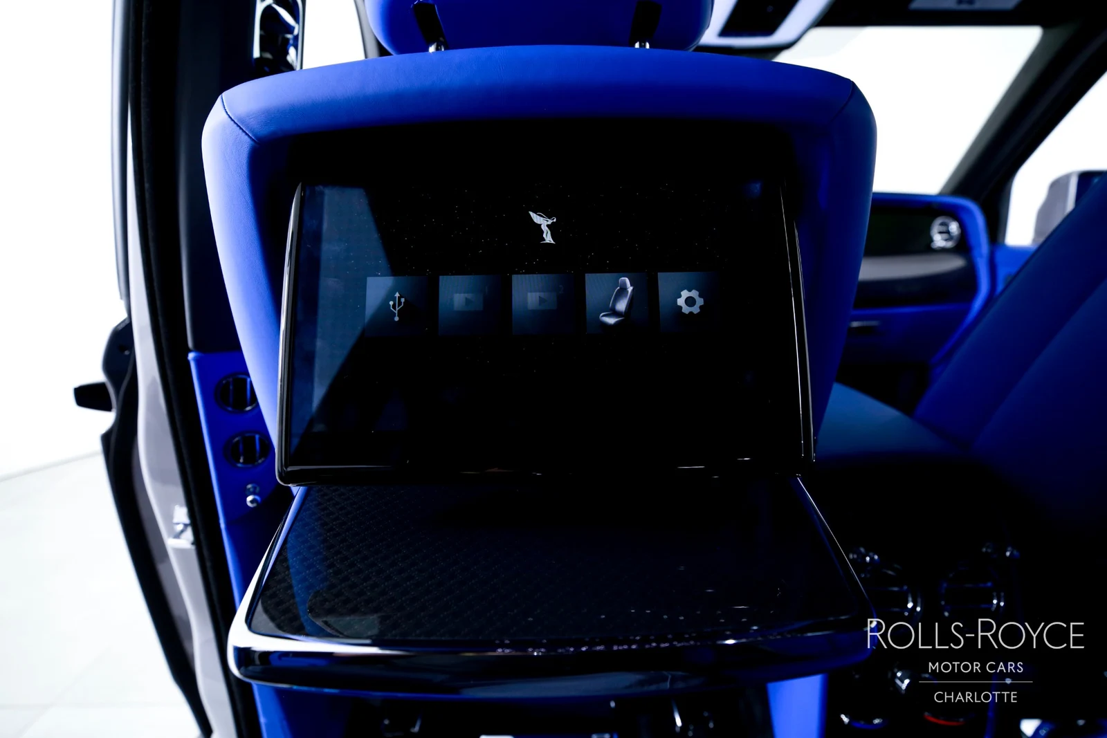 2027 Rolls-Royce Black Badge Cullinan Series II, 12/29