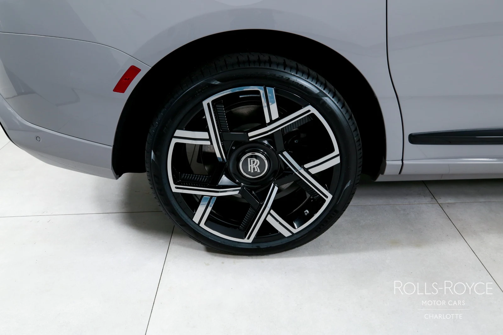 2027 Rolls-Royce Black Badge Cullinan Series II, 24/29