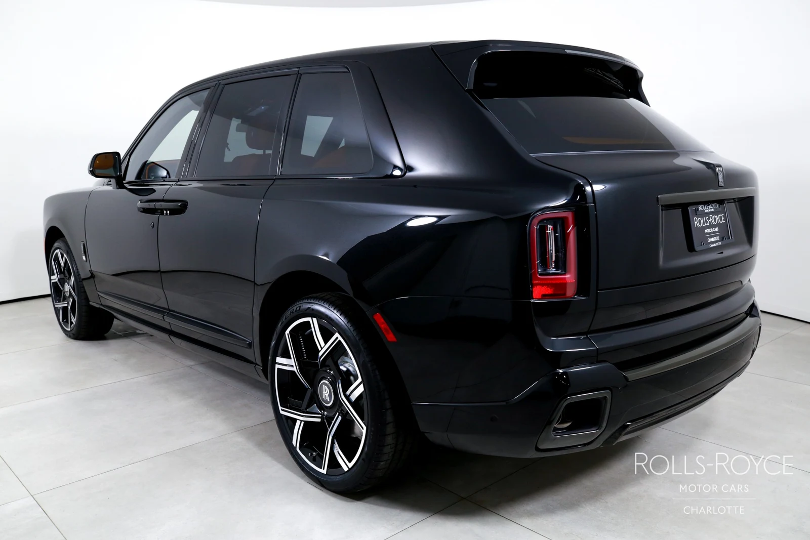2027 Rolls-Royce Black Badge Cullinan Series II, 4/29