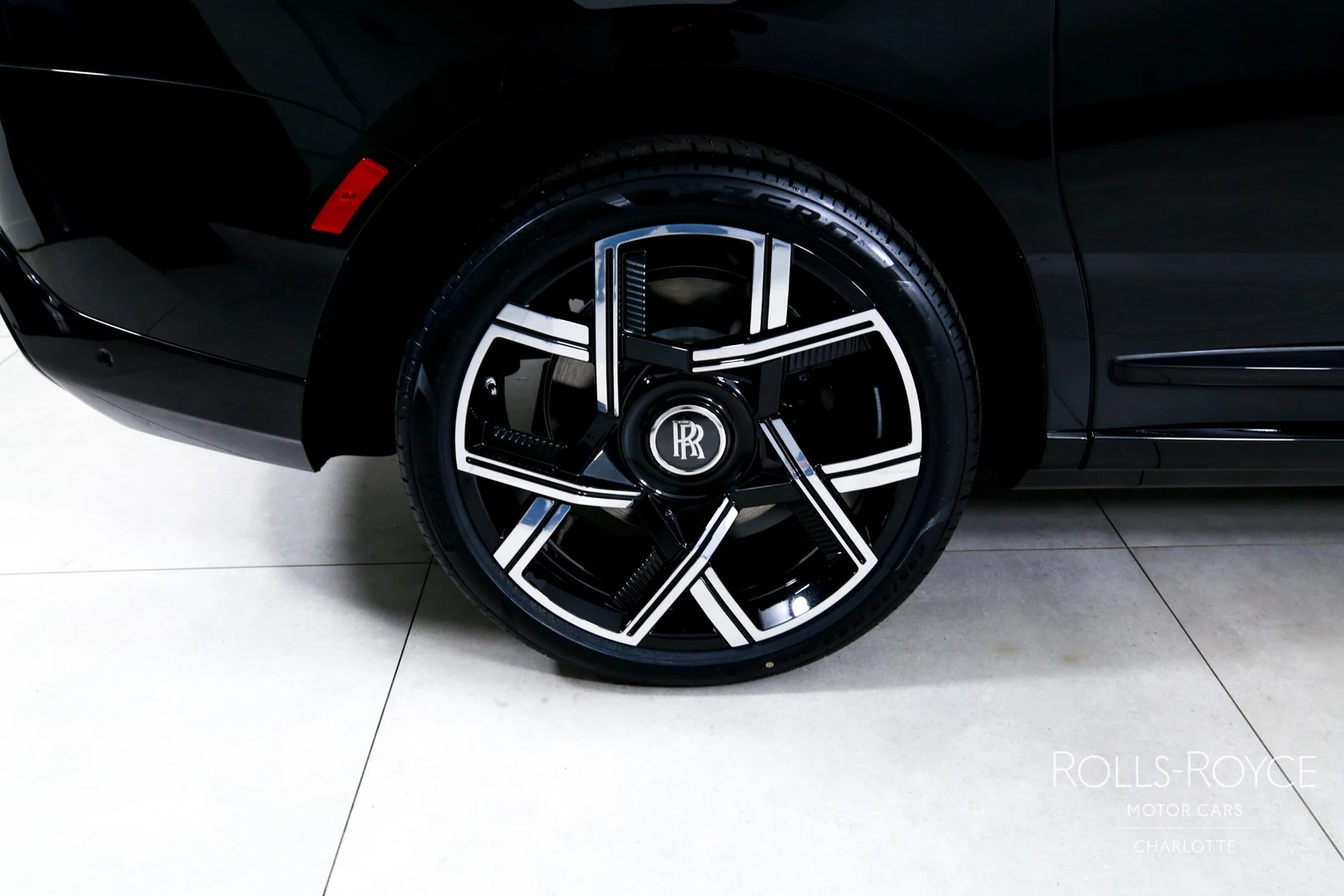 2027 Rolls-Royce Black Badge Cullinan Series II, 24/29