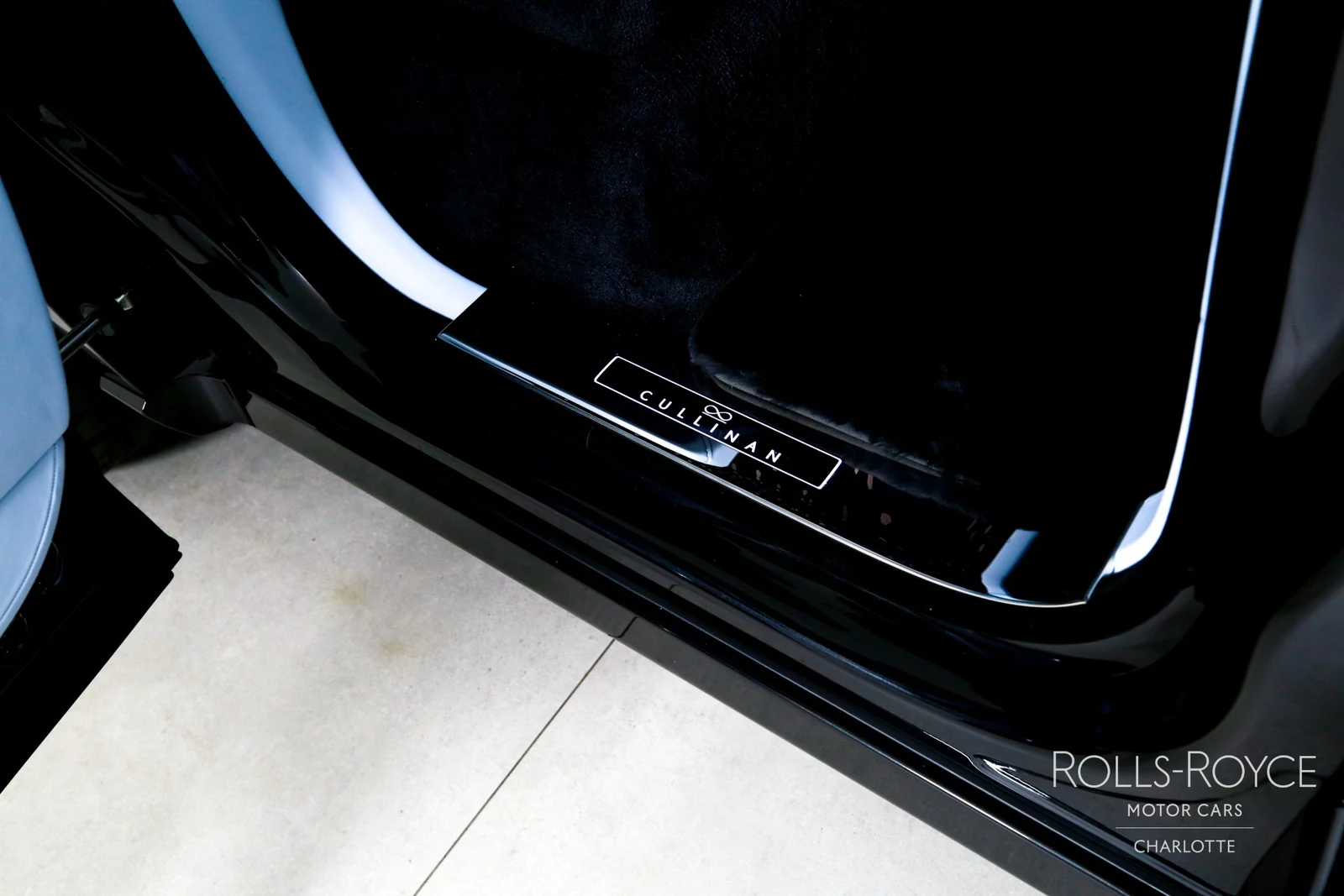 2027 Rolls-Royce Black Badge Cullinan Series II, 20/29