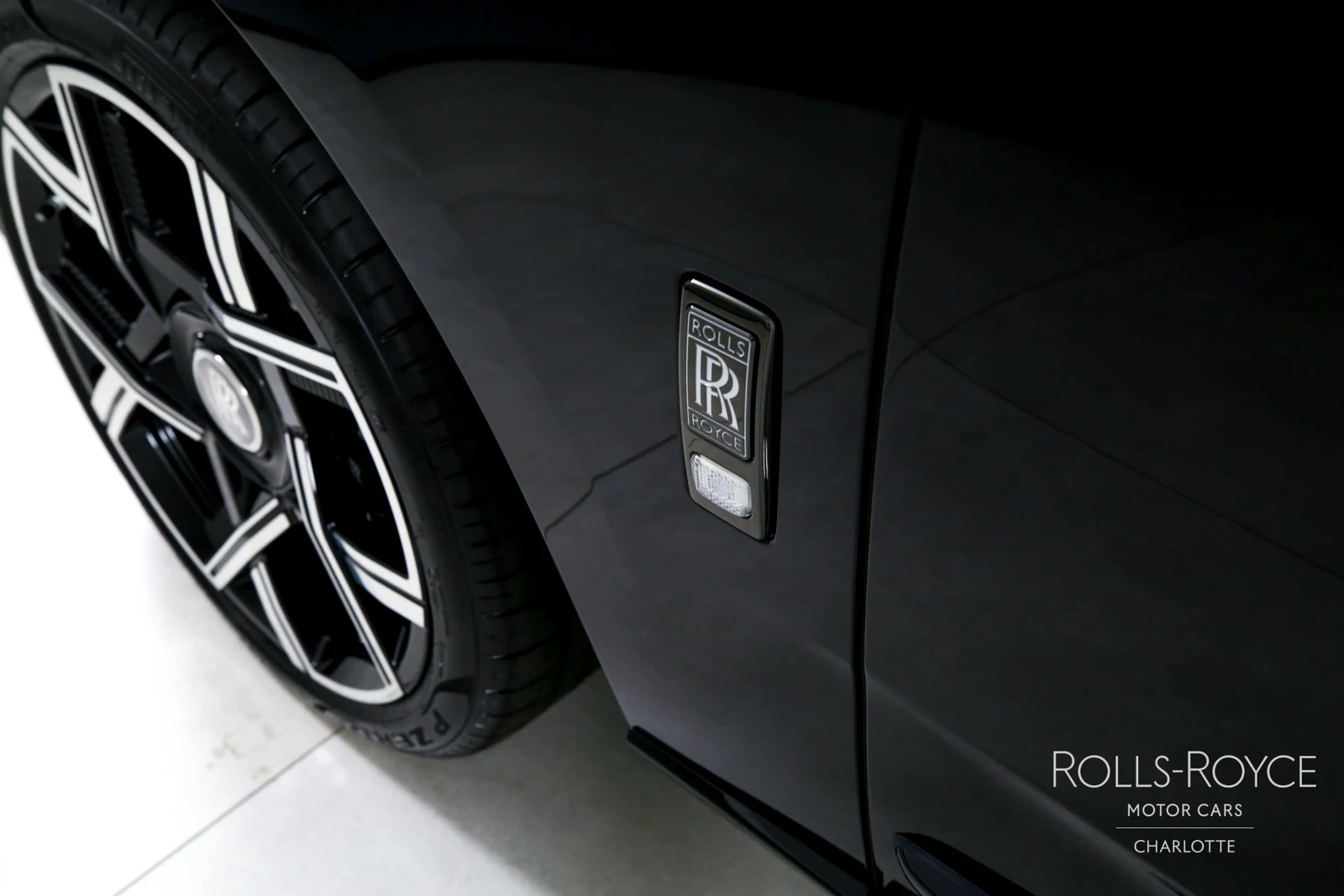 2027 Rolls-Royce Black Badge Cullinan Series II, 28/29