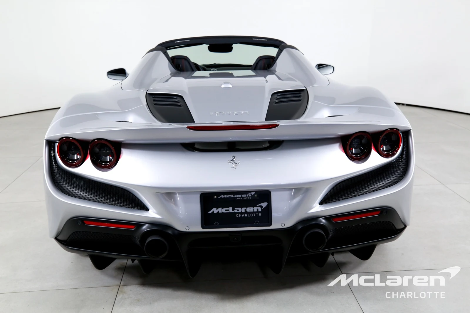2022 Ferrari F8 Spider, 5/29