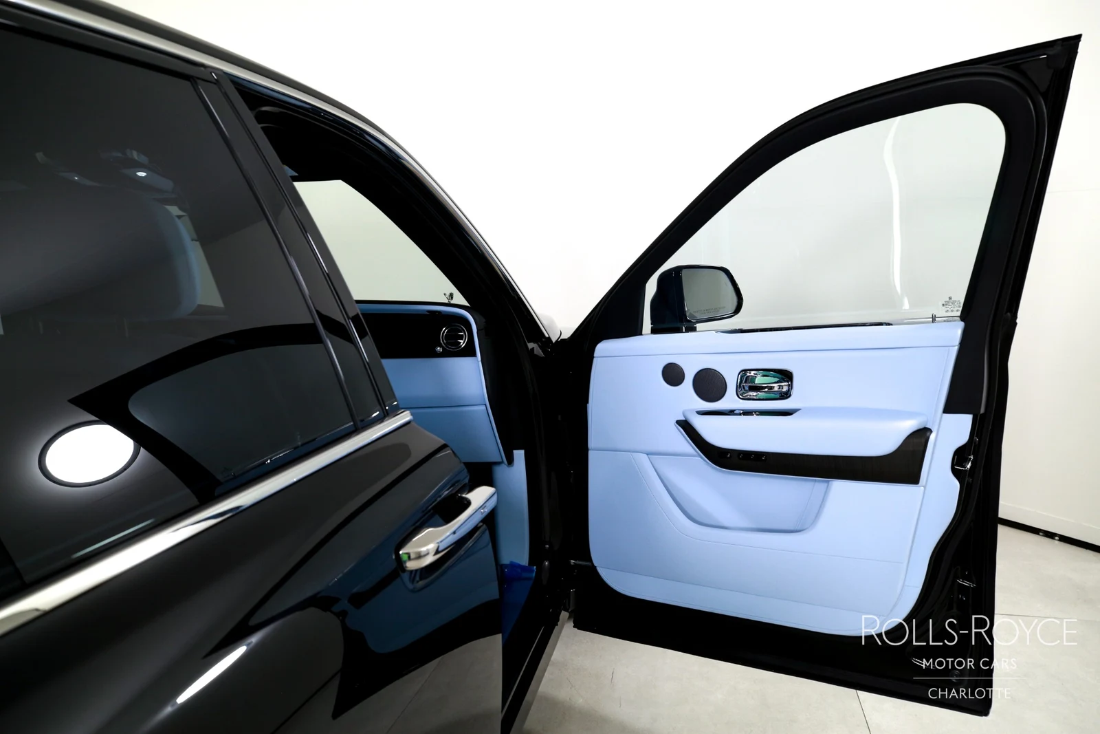 2027 Rolls-Royce Cullinan Series II, 21/29