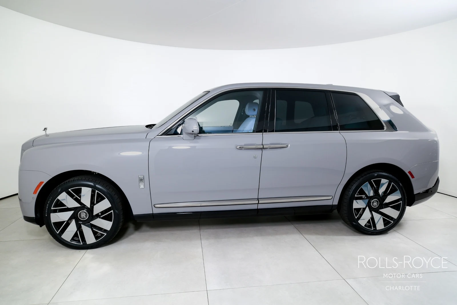 2027 Rolls-Royce Cullinan Series II, 2/29