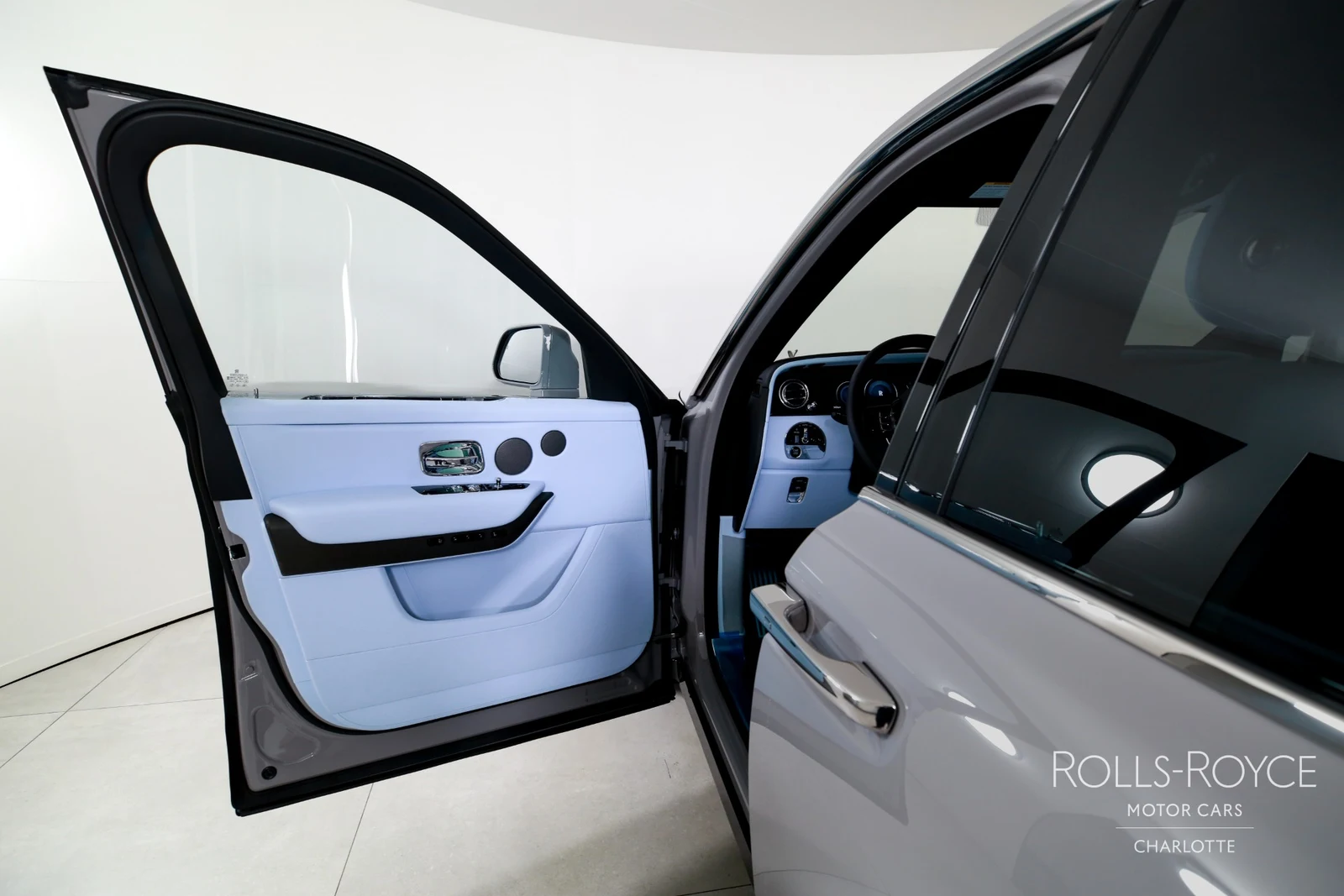 2027 Rolls-Royce Cullinan Series II, 6/29
