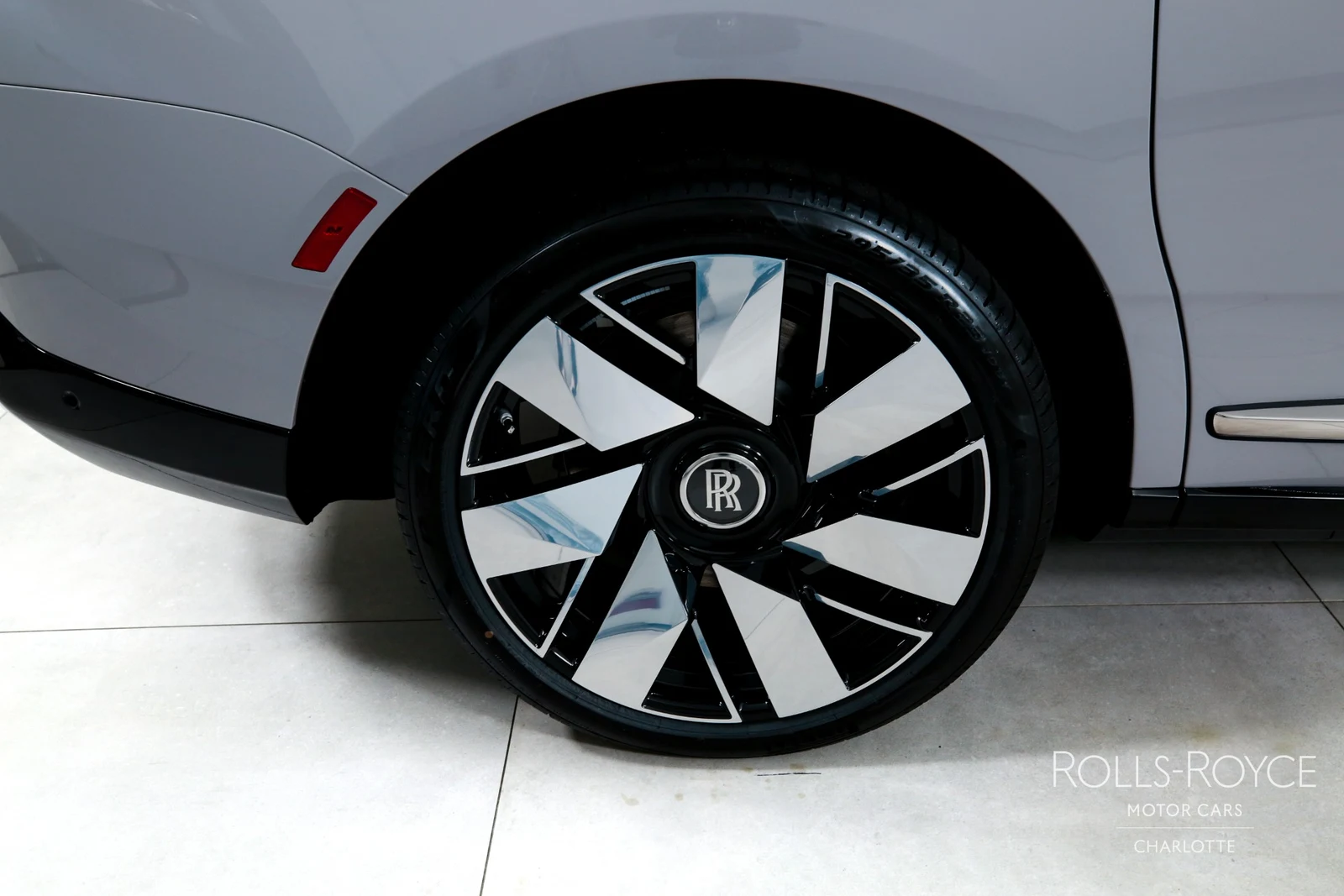 2027 Rolls-Royce Cullinan Series II, 24/29