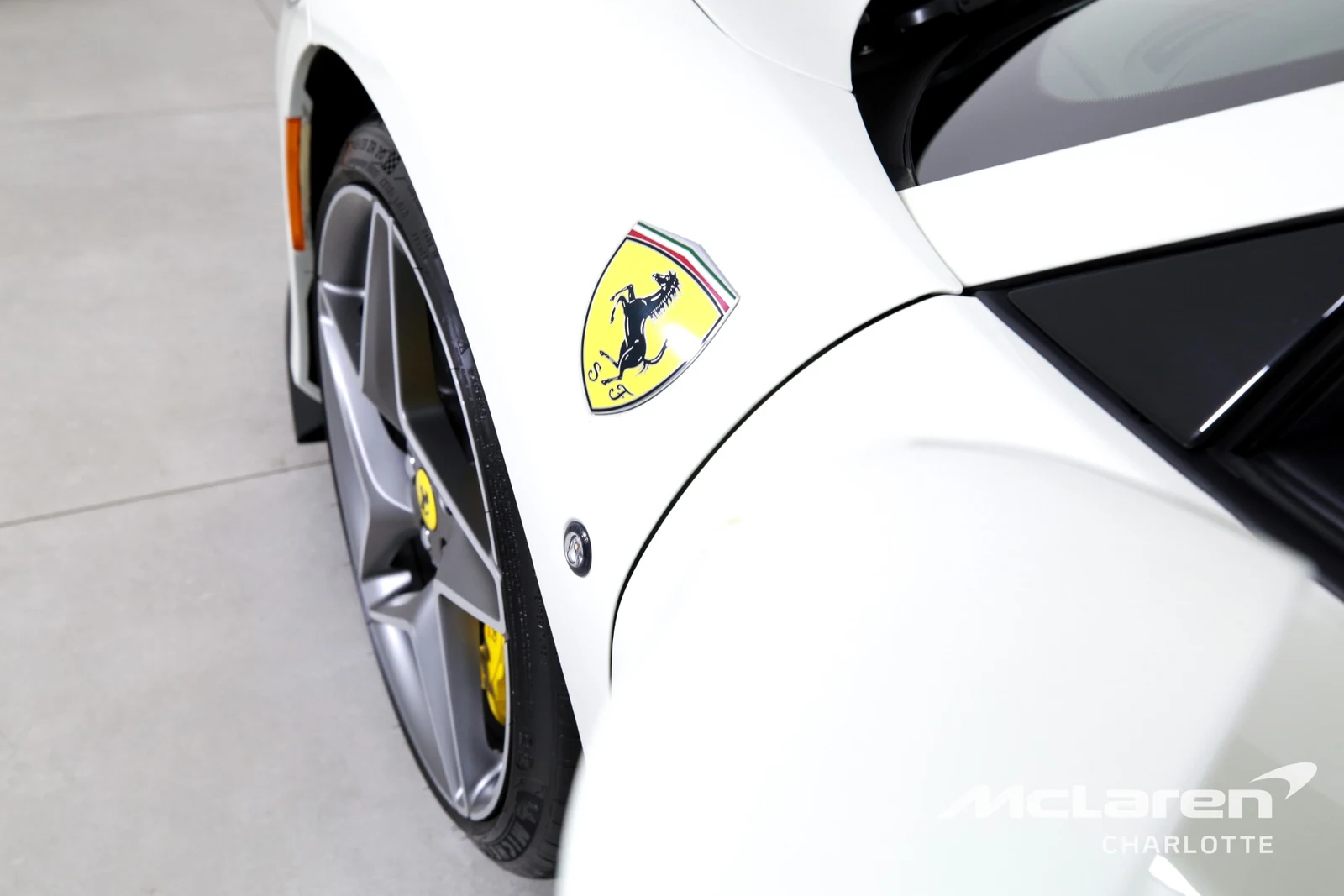 2021 Ferrari F8 Spider, 28/29