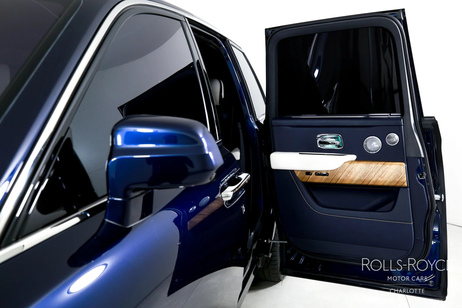 2025 Rolls-Royce Cullinan Series II, 10/29