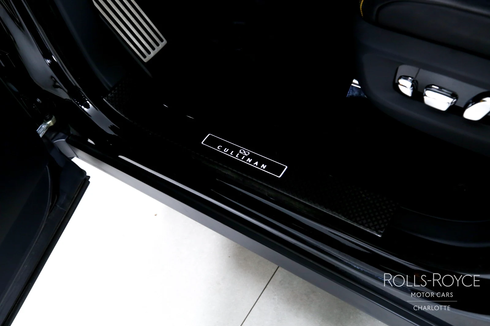 2024 Rolls-Royce Black Badge Cullinan, 10/29