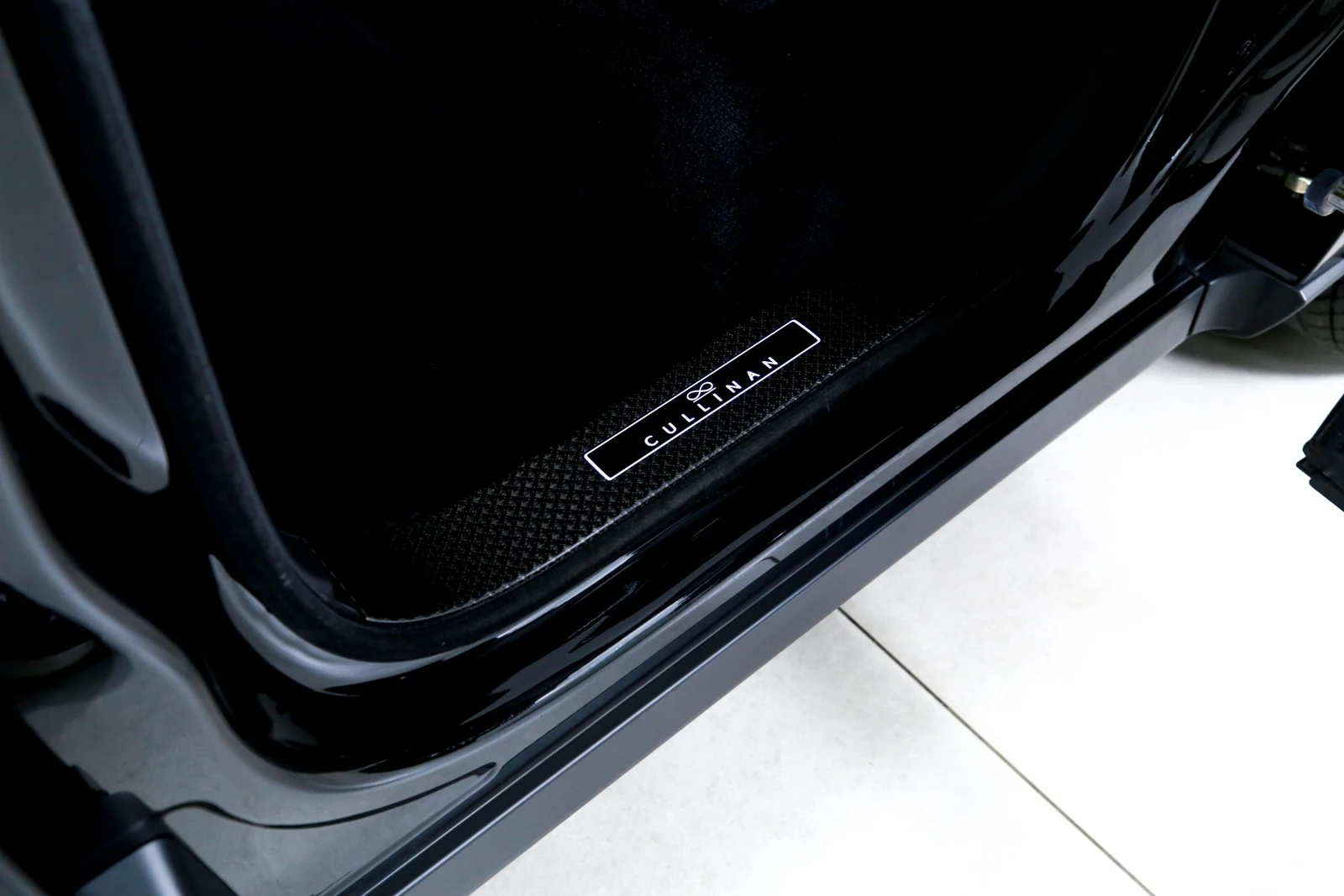 2024 Rolls-Royce Black Badge Cullinan, 14/29