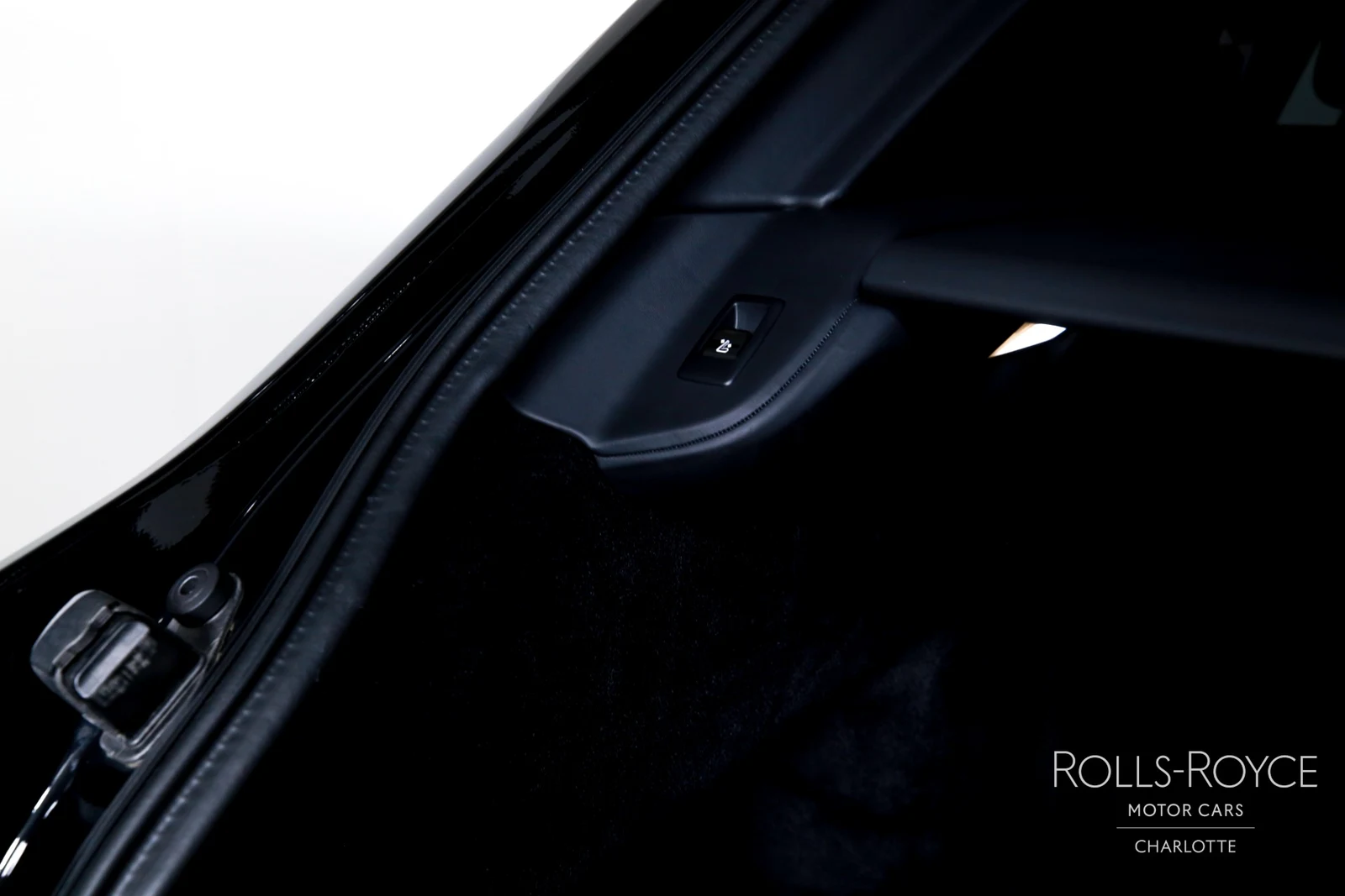 2024 Rolls-Royce Black Badge Cullinan, 16/29