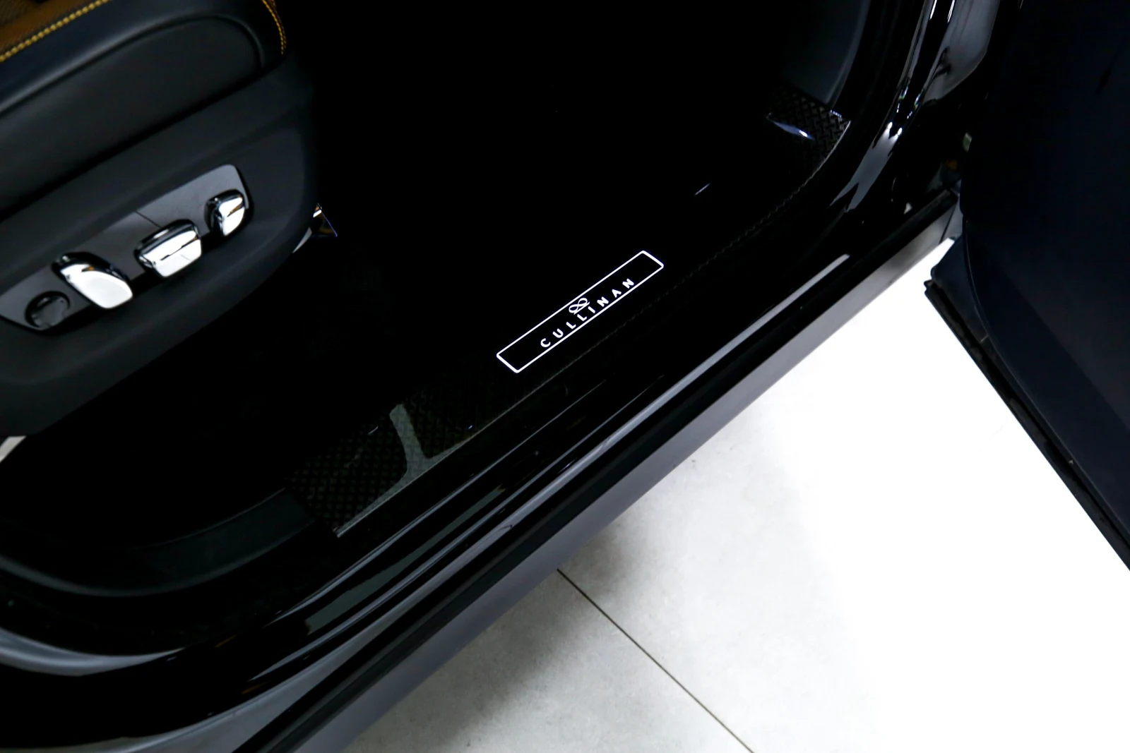 2024 Rolls-Royce Black Badge Cullinan, 23/29