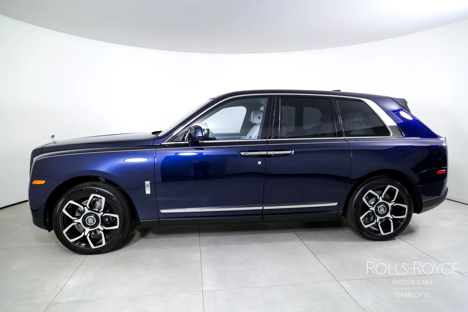 2024 Rolls-Royce Cullinan, 2/29