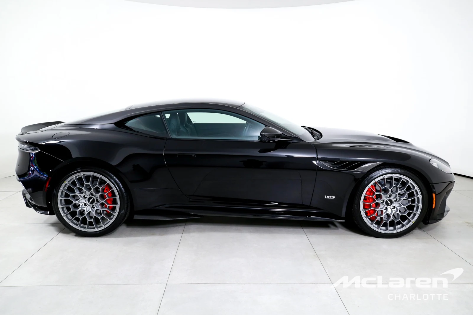 2023 Aston Martin DBS 770 Ultimate, 7/30