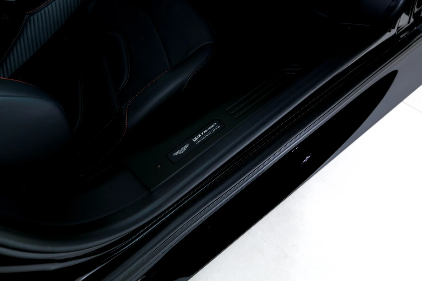 2023 Aston Martin DBS 770 Ultimate, 20/30