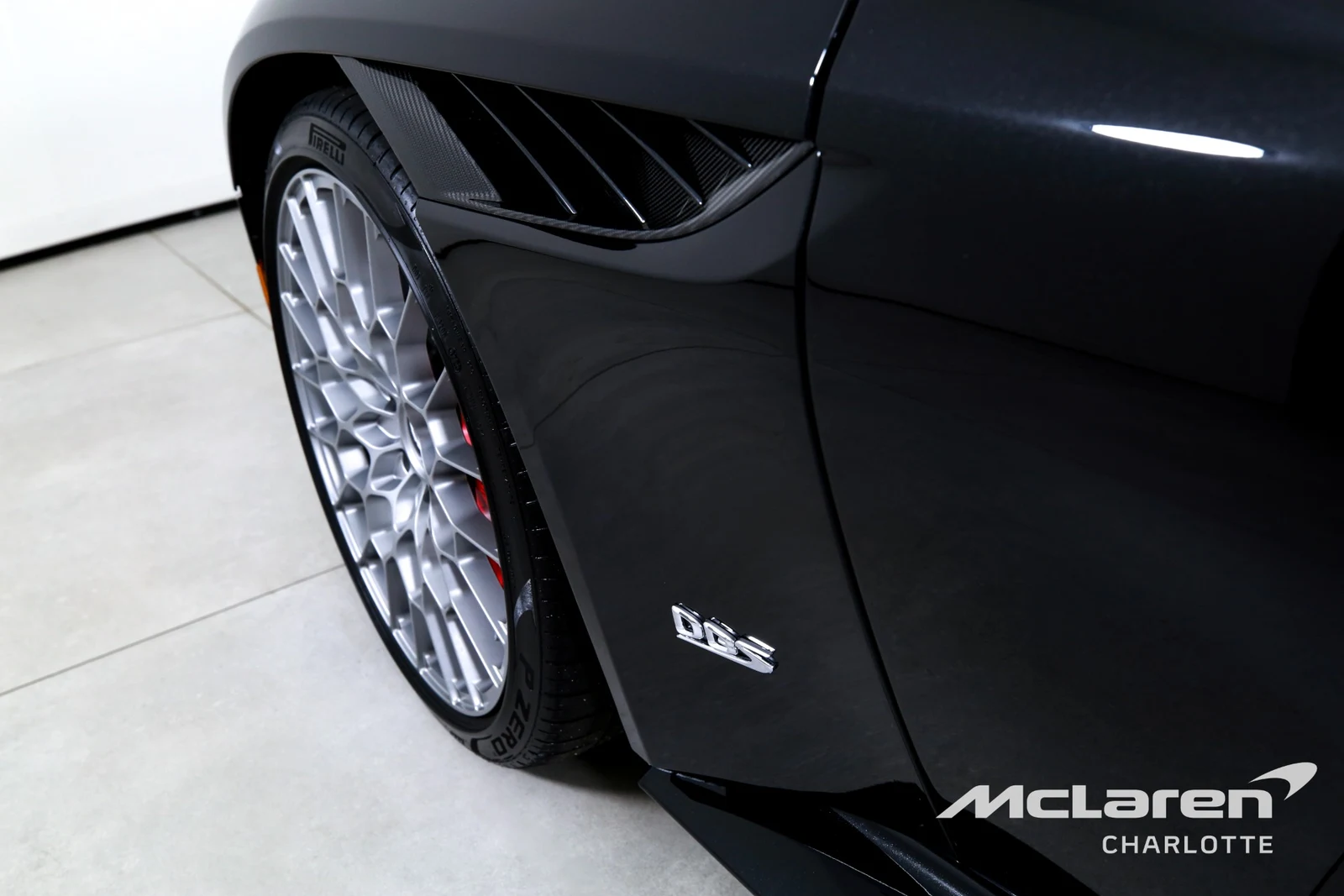 2023 Aston Martin DBS 770 Ultimate, 28/30