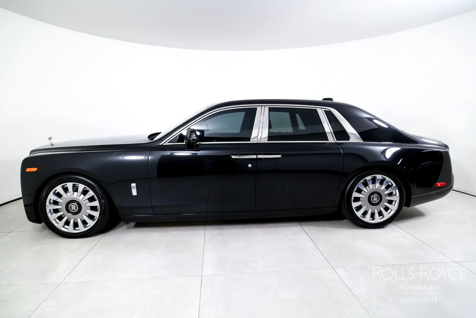2020 Rolls-Royce Phantom, 2/29